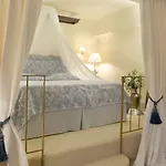 Great Greece Le Convivial Hotel
