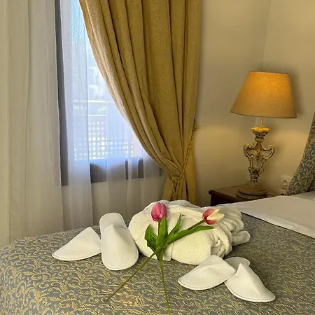 Great Greece Le Convivial & 4*