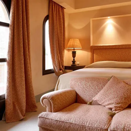 Great Greece Le Convivial Otel 4*