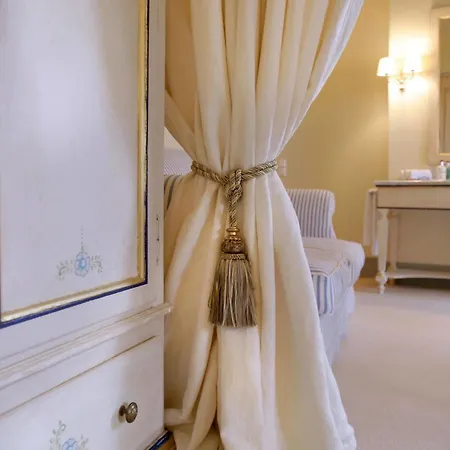 Great Greece Le Convivial Otel