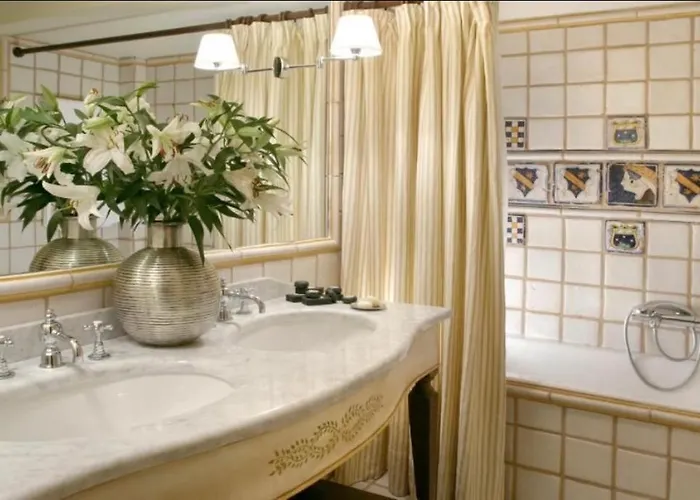 Great Greece Le Convivial Hotel